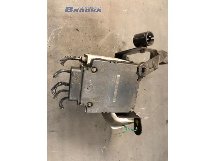 Gebruikte ABS Pomp Peugeot 206 (2A/C/H/J/S) 1.4 XR,XS,XT,Gentry Prijs € 25,00 Margeregeling aangeboden door Autobedrijf Brooks