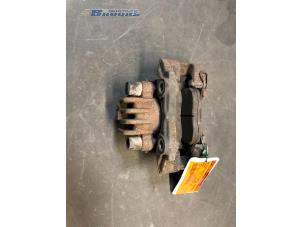 Gebruikte Remklauw (Tang) rechts-voor Citroen Xsara (N1) 1.6i Prijs € 10,00 Margeregeling aangeboden door Autobedrijf Brooks