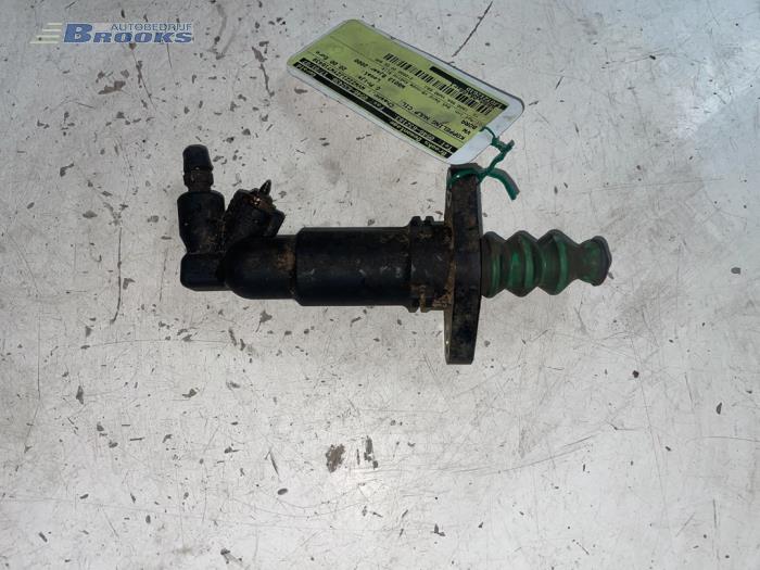 Gebruikte Koppeling Hulp Cilinder Volkswagen Bora (1J2) 1.9 TDI 90 Prijs € 10,00 Margeregeling aangeboden door Autobedrijf Brooks