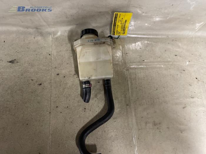 Gebruikte Servo Oliereservoir Lancia Lybra Prijs € 10,00 Margeregeling aangeboden door Autobedrijf Brooks