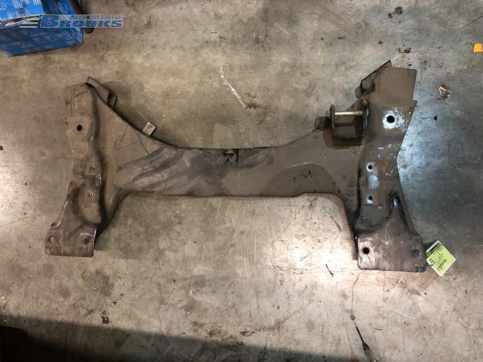 Gebruikte Subframe Landrover Freelander Hard Top 2.0 td4 16V Prijs € 150,00 Margeregeling aangeboden door Autobedrijf Brooks