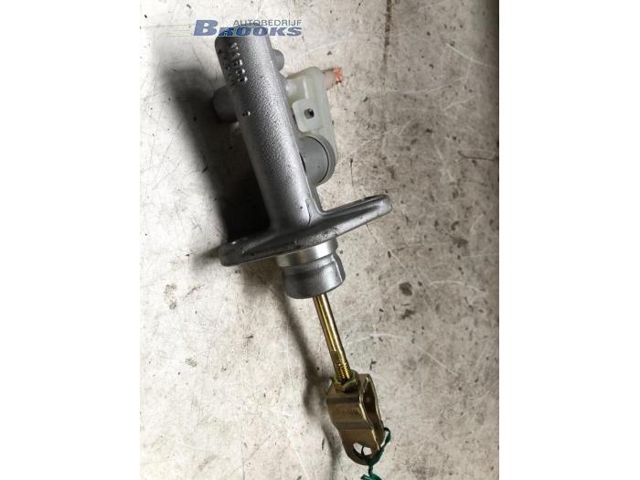 Gebruikte Koppeling Hoofd Cilinder Mitsubishi Space Star (DG) 1.6 16V Prijs € 15,00 Margeregeling aangeboden door Autobedrijf Brooks