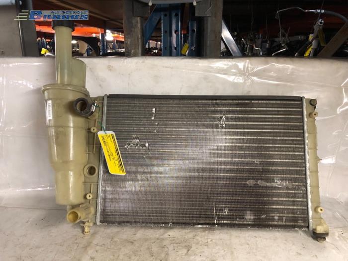 Gebruikte Radiateur Fiat Punto I (176) 60 S,SX 1.2 Fire SPI Prijs op aanvraag aangeboden door Autobedrijf Brooks