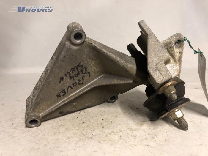 Gebruikte Versnellingsbak Steun Renault Megane Break/Grandtour (KA) 1.9 dTi Prijs € 15,00 Margeregeling aangeboden door Autobedrijf Brooks