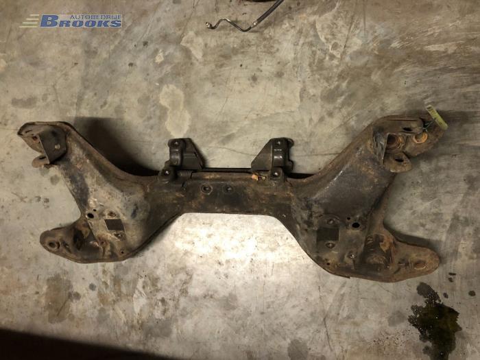 Gebruikte Subframe Nissan Almera (N15) 2.0 GX Diesel Prijs € 25,00 Margeregeling aangeboden door Autobedrijf Brooks