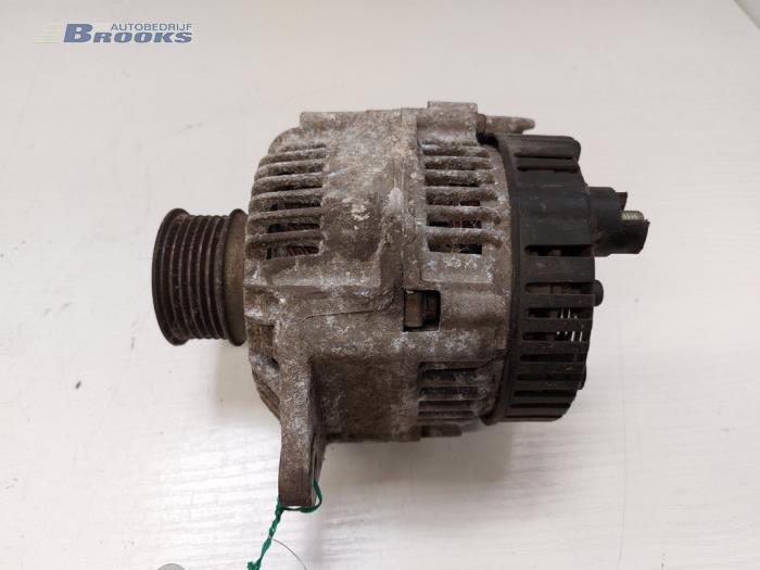 Gebruikte Dynamo Opel Movano (4A1; 4A2; 4B2; 4B3; 4C2; 4C3) 2.8 DTI Prijs € 30,00 Margeregeling aangeboden door Autobedrijf Brooks
