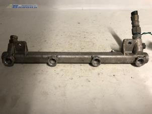 Gebruikte Injector brug Opel Omega B Caravan (21/22/23) 2.0i 16V Prijs € 15,00 Margeregeling aangeboden door Autobedrijf Brooks