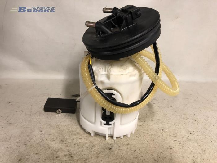 Gebruikte Brandstofpomp Elektrisch Volkswagen Vento (1H2) 1.8 i Prijs € 10,00 Margeregeling aangeboden door Autobedrijf Brooks