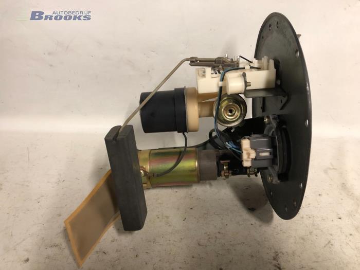 Gebruikte Tank element Pomp Toyota Avensis (T22) 2.0 16V Prijs € 10,00 Margeregeling aangeboden door Autobedrijf Brooks