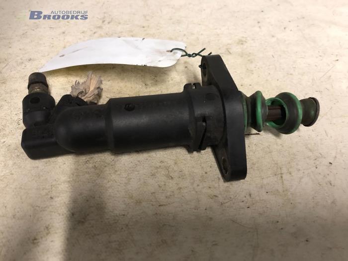 Gebruikte Koppeling Hulp Cilinder Audi A3 (8L1) 1.9 TDI 90 Prijs € 10,00 Margeregeling aangeboden door Autobedrijf Brooks