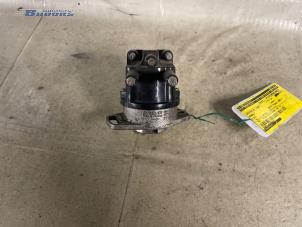 Gebruikte Ontsteking (compleet) Renault Clio (B/C57/357/557/577) 1.8 GT 16V Kat. Prijs € 20,00 Margeregeling aangeboden door Autobedrijf Brooks