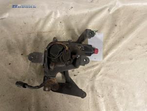 Gebruikte Motor Koplamp Mazda 323 F (BG14) 1.6i Prijs € 20,00 Margeregeling aangeboden door Autobedrijf Brooks