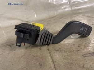 Gebruikte Pinker Schakelaar Opel Tigra (75) 1.4i 16V Prijs € 10,00 Margeregeling aangeboden door Autobedrijf Brooks