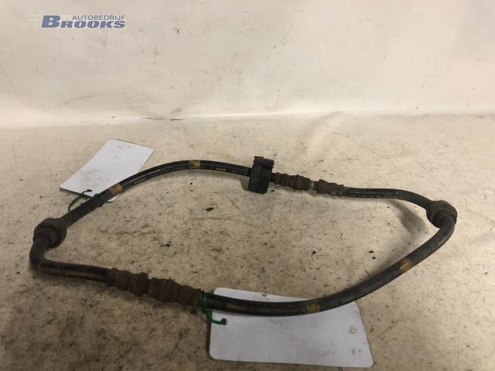 Gebruikte Remslang voor Renault Megane Scénic (JA) 2.0 RT Prijs € 10,00 Margeregeling aangeboden door Autobedrijf Brooks