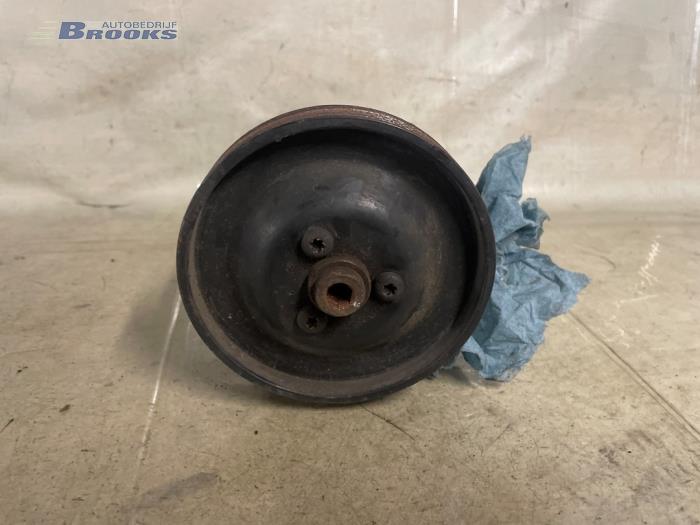 Stuurbekrachtiging Pomp van een Renault Megane (BA) 2.0i ,Autom. 1996