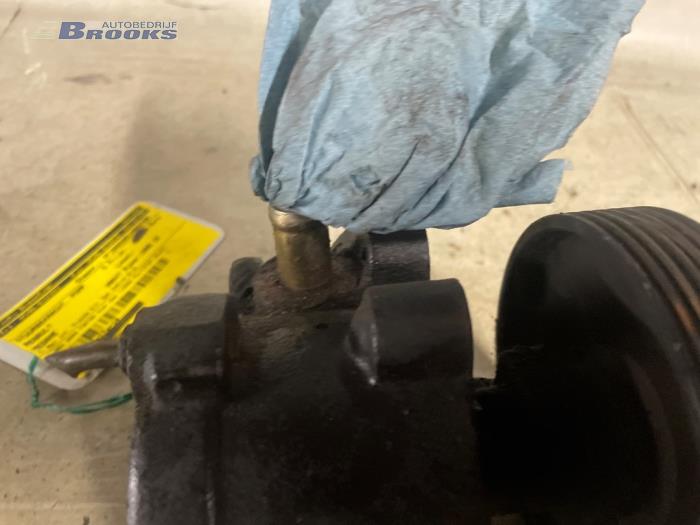 Stuurbekrachtiging Pomp van een Renault Megane (BA) 2.0i ,Autom. 1996