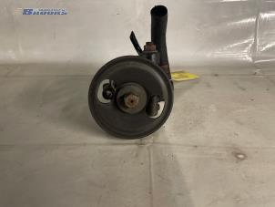 Gebruikte Servopomp Kia Sephia (FA/FB22) 1.6i Prijs € 15,00 Margeregeling aangeboden door Autobedrijf Brooks