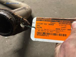 Gebruikte Uitlaat Middendemper Opel Vectra B (36) 2.5 V6 24V Prijs € 37,50 Margeregeling aangeboden door Autobedrijf Brooks