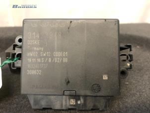 Gebruikte Module PDC Volvo V40 (MV) 2.0 D2 16V Prijs € 30,00 Margeregeling aangeboden door Autobedrijf Brooks