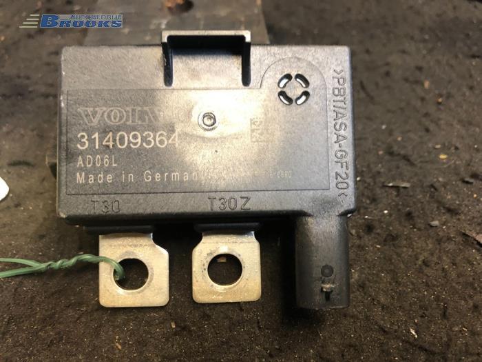 Gebruikte Accu sensor Volvo V40 (MV) 2.0 D2 16V Prijs € 20,00 Margeregeling aangeboden door Autobedrijf Brooks