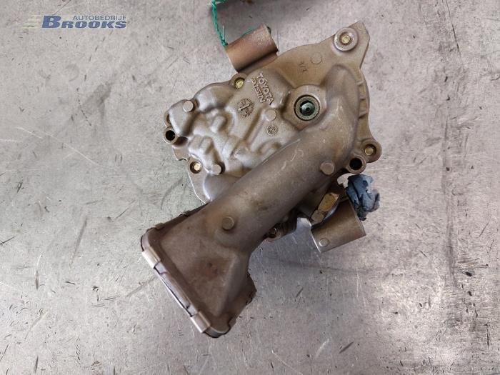 Gebruikte Oliepomp Toyota Verso 1.8 16V VVT-i Prijs € 50,00 Margeregeling aangeboden door Autobedrijf Brooks