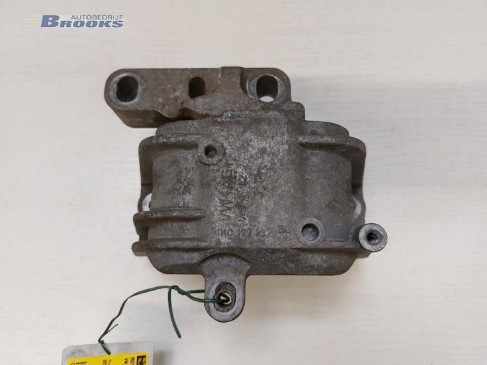 Gebruikte Motorrubber Volkswagen Caddy III (2KA,2KH,2CA,2CH) 2.0 SDI Prijs € 10,00 Margeregeling aangeboden door Autobedrijf Brooks