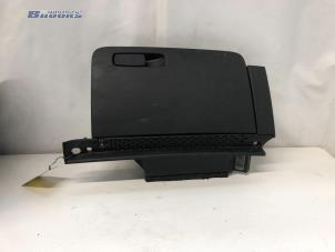 Gebruikte Dashboardkastje Audi A1 Sportback (8XA/8XF) 1.4 TFSI 16V 122 Prijs € 50,00 Margeregeling aangeboden door Autobedrijf Brooks