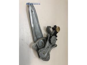 Gebruikte Ruitmechaniek 4Deurs rechts-achter Toyota Verso 2.2 16V D-CAT Prijs € 50,00 Margeregeling aangeboden door Autobedrijf Brooks