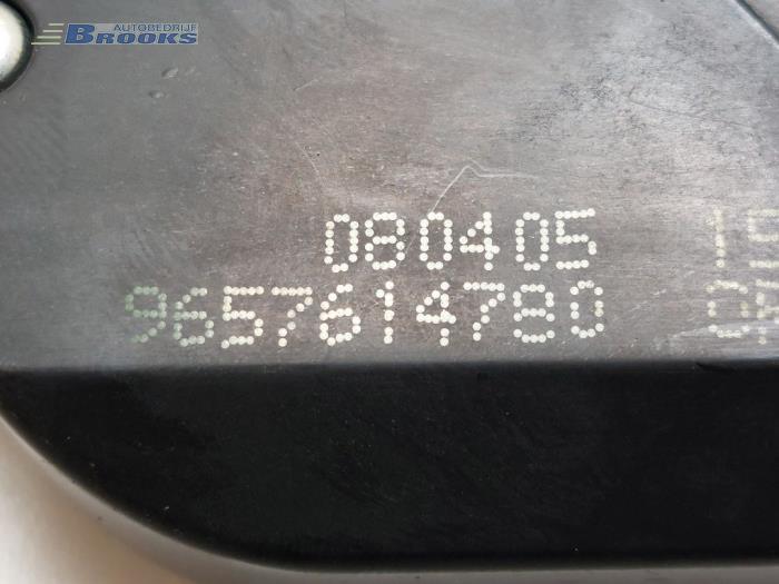 Slotmechaniek Achterklep van een Peugeot 1007 (KM) 1.6 GTI,Gentry 16V 2005