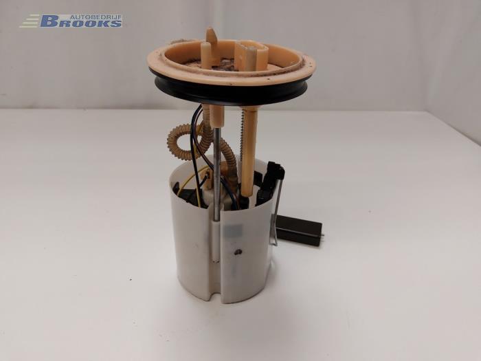 Gebruikte Tank element Pomp Skoda Octavia Combi (1Z5) 1.6 TDI Greenline Prijs € 20,00 Margeregeling aangeboden door Autobedrijf Brooks