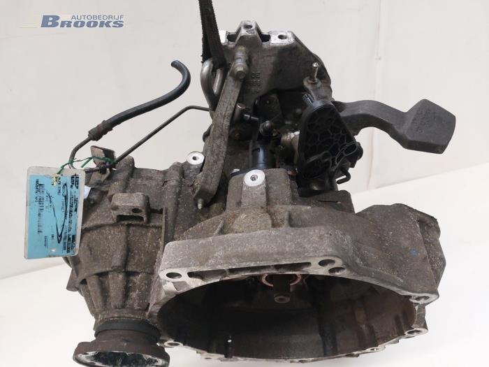 Versnellingsbak van een Skoda Octavia Combi (1Z5) 1.6 TDI Greenline 2012