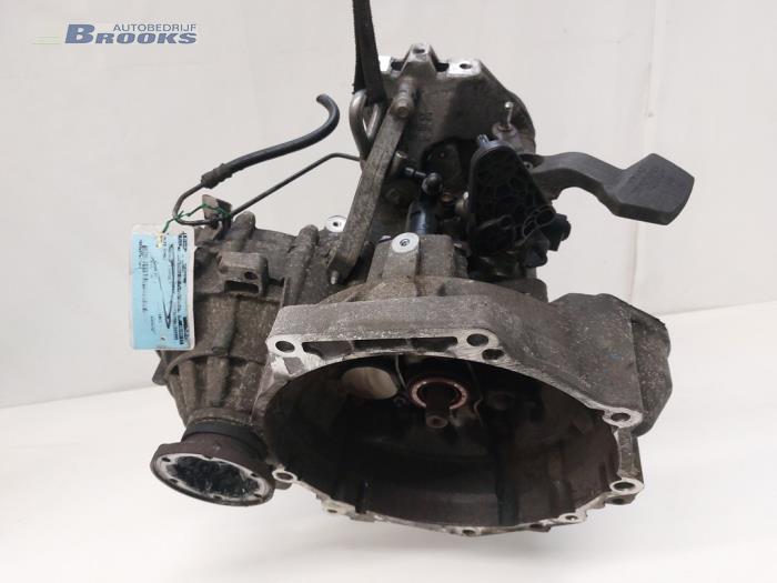 Versnellingsbak van een Skoda Octavia Combi (1Z5) 1.6 TDI Greenline 2012