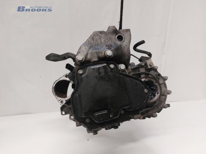 Versnellingsbak van een Skoda Octavia Combi (1Z5) 1.6 TDI Greenline 2012