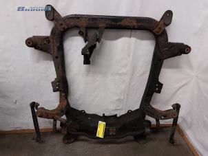 Gebruikte Subframe Opel Astra H Twin Top (L67) 1.8 16V Prijs € 50,00 Margeregeling aangeboden door Autobedrijf Brooks