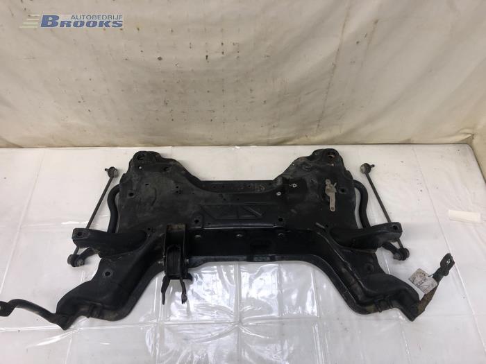 Gebruikte Subframe Citroen DS5 (KD/KF) 2.0 165 HYbrid4 16V Prijs € 75,00 Margeregeling aangeboden door Autobedrijf Brooks