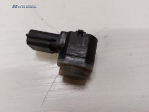 Gebruikte Sensor PDC Renault Clio IV Estate/Grandtour (7R) 1.5 Energy dCi 90 FAP Prijs € 15,00 Margeregeling aangeboden door Autobedrijf Brooks