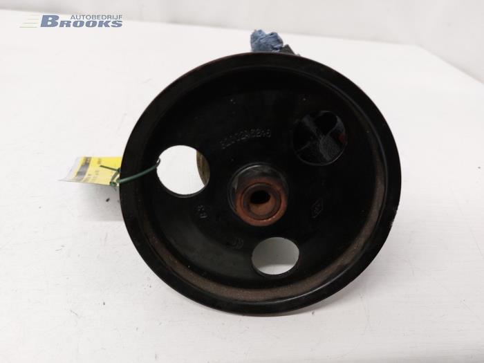 Stuurbekrachtiging Pomp van een Renault Scénic I (JA) 1.6 16V 2003