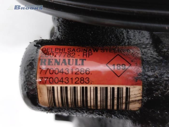 Stuurbekrachtiging Pomp van een Renault Scénic I (JA) 1.6 16V 2003