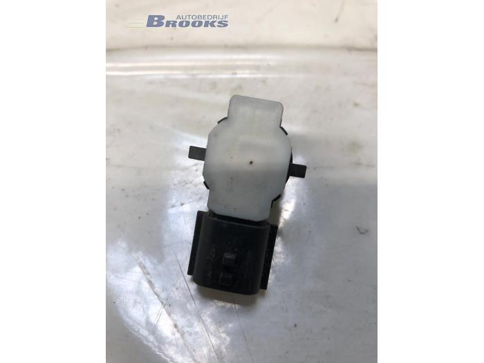 Gebruikte PDC Sensor Renault Megane IV Estate (RFBK) 1.2 Energy TCE 100 Prijs € 10,00 Margeregeling aangeboden door Autobedrijf Brooks