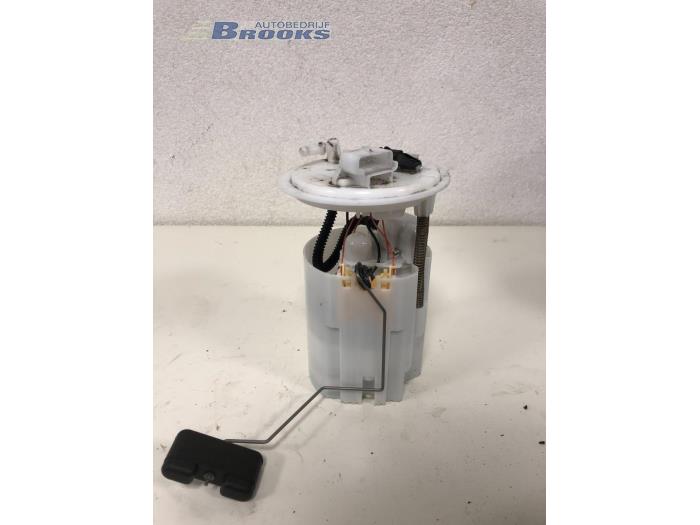 Gebruikte Tank element Pomp Renault Megane IV Estate (RFBK) 1.2 Energy TCE 100 Prijs € 70,00 Margeregeling aangeboden door Autobedrijf Brooks