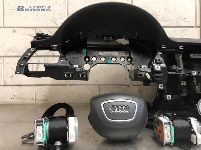 Airbag set + dashboard van een Audi A8 (D4) 4.2 TDI V8 32V Quattro 2015