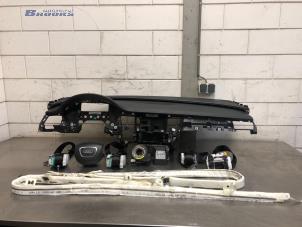 Gebruikte Airbag set + dashboard Audi A8 (D4) 4.2 TDI V8 32V Quattro Prijs op aanvraag aangeboden door Autobedrijf Brooks