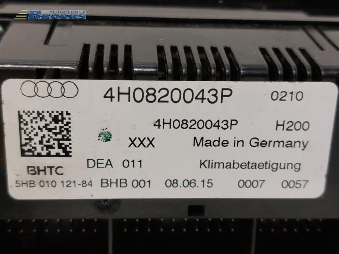 Kachel Bedieningspaneel van een Audi A8 (D4) 4.2 TDI V8 32V Quattro 2015