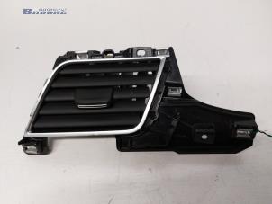 Gebruikte Luchtrooster Dashboard Audi A8 (D4) 4.2 TDI V8 32V Quattro Prijs € 15,00 Margeregeling aangeboden door Autobedrijf Brooks