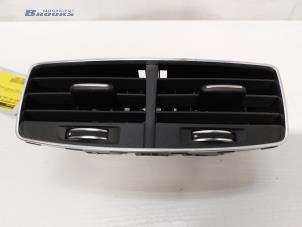 Gebruikte Luchtrooster Dashboard Audi A8 (D4) 4.2 TDI V8 32V Quattro Prijs € 25,00 Margeregeling aangeboden door Autobedrijf Brooks