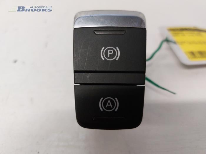 Gebruikte Handrem schakelaar Audi A8 (D4) 4.2 TDI V8 32V Quattro Prijs € 25,00 Margeregeling aangeboden door Autobedrijf Brooks