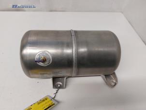 Gebruikte Luchtketel Audi A8 (D4) 4.2 TDI V8 32V Quattro Prijs € 100,00 Margeregeling aangeboden door Autobedrijf Brooks