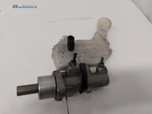 Gebruikte Hoofdremcilinder Renault Clio III (BR/CR) 1.5 dCi FAP Prijs € 20,00 Margeregeling aangeboden door Autobedrijf Brooks