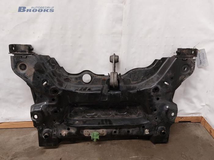 Gebruikte Subframe Renault Megane IV Estate (RFBK) 1.2 Energy TCE 100 Prijs € 100,00 Margeregeling aangeboden door Autobedrijf Brooks