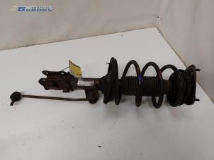 Gebruikte Mac Phersonpoot links-voor Kia Rio II (DE) 1.4 16V Prijs € 35,00 Margeregeling aangeboden door Autobedrijf Brooks